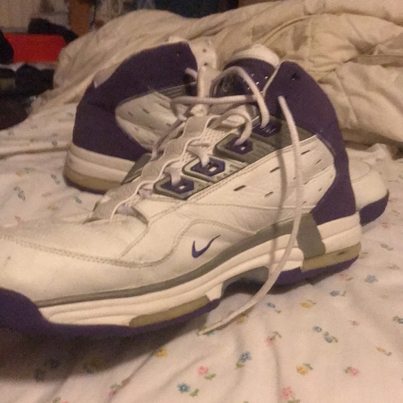 Game Worn Dual Autographed PJ Brown Charlotte Hornets NBA size 17 Nike Sneakers - Picture 3 of 8